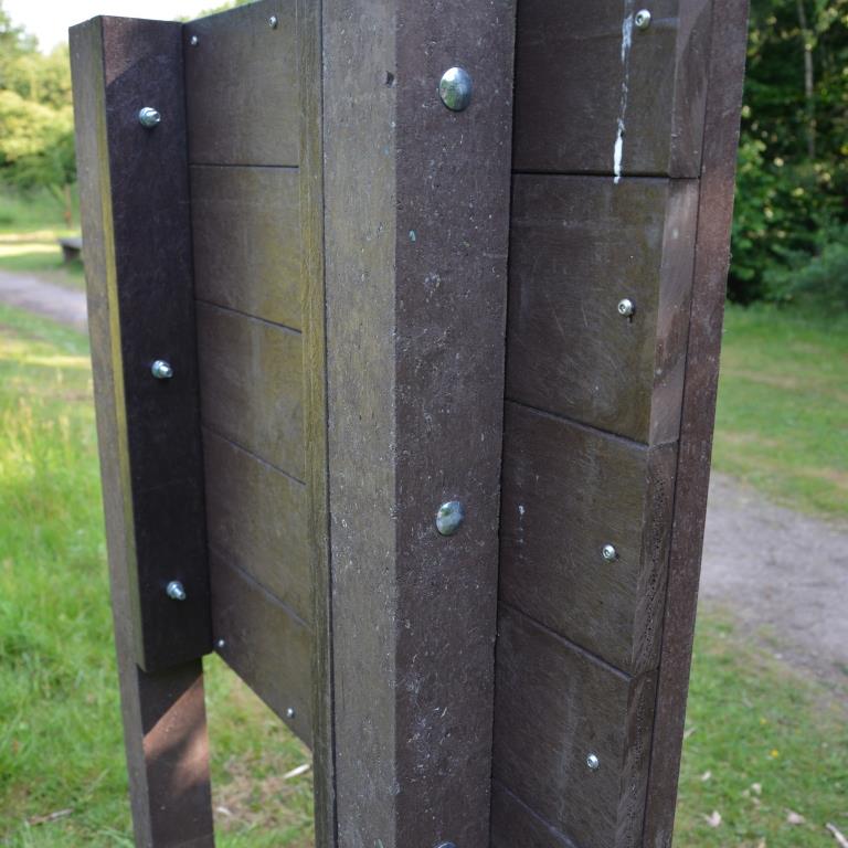 Stanmore-Park-Freestanding-recycled-plastic-dibond-sign-rear-SQ.jpg